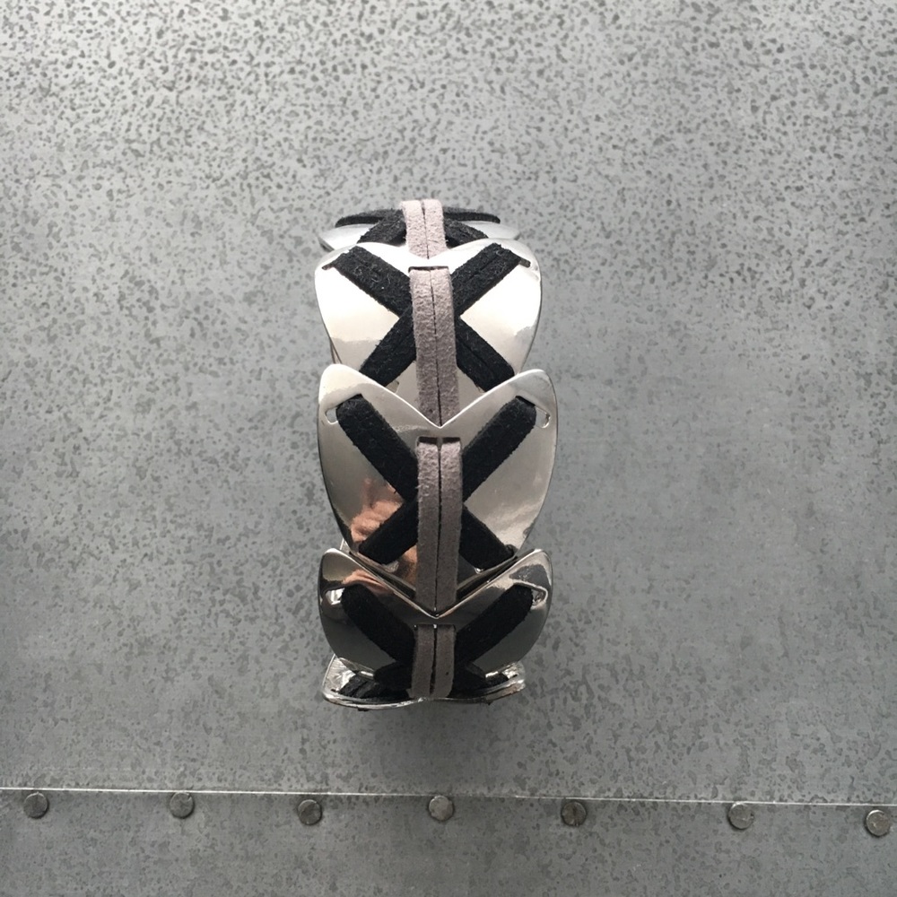 Metallic Chevron Bracelet w/ Black & Gray Accents - Picture 4 of 4
